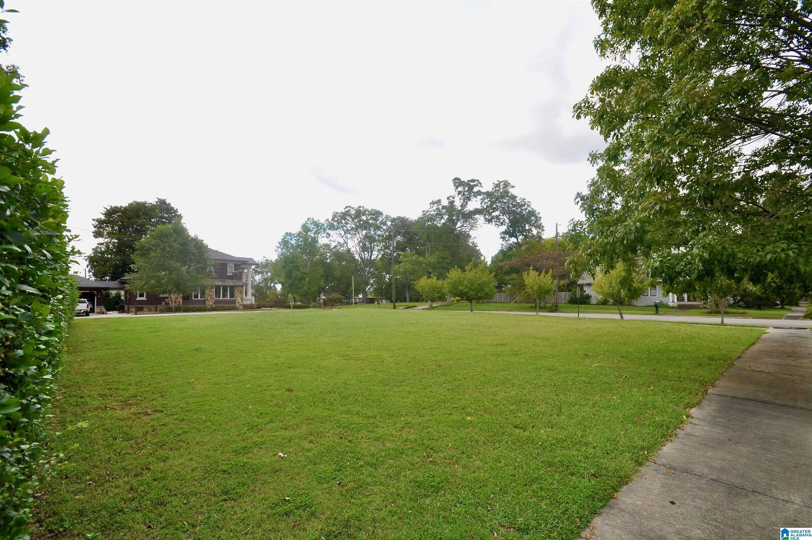 Property Photo: 201 SE 6th Avenue 3 AL 35055