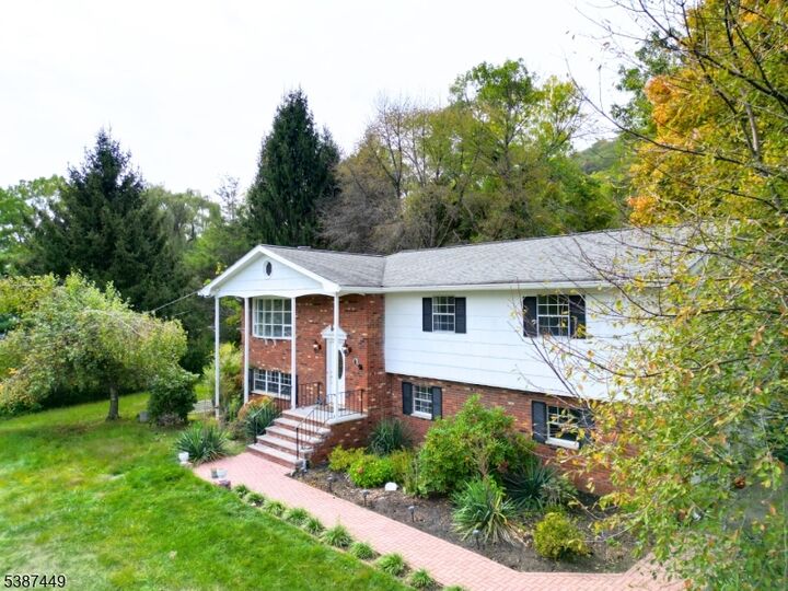 39 Edsall Dr  Vernon Twp. NJ 07461 photo