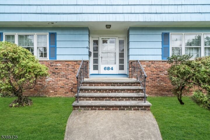 Property Photo:  684 Gallows Hill Rd  NJ 07016 