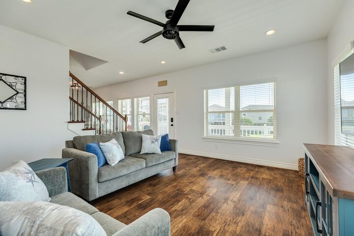 Property Photo:  3906 Pirates Beach Blvd Court  TX 77554 
