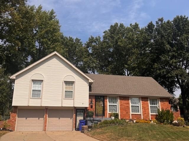 Property Photo:  2704 NE 67th Place  MO 64119 