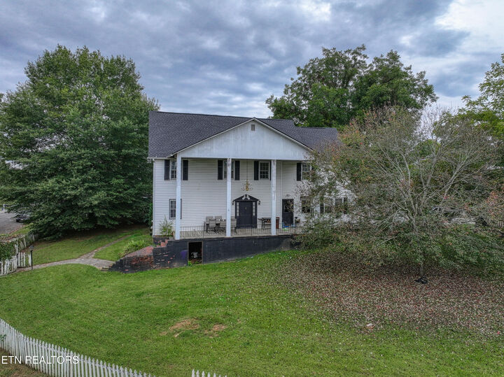 Property Photo:  409 E 2nd Ave  TN 37771 