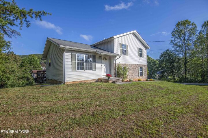 Property Photo: 554 Keeneland Blvd TN 37865