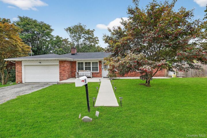 Property Photo:  16 Faye Avenue  NY 12553 