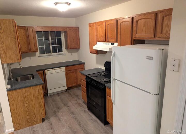 Property Photo: 311 Fox Run Lane NY 10512