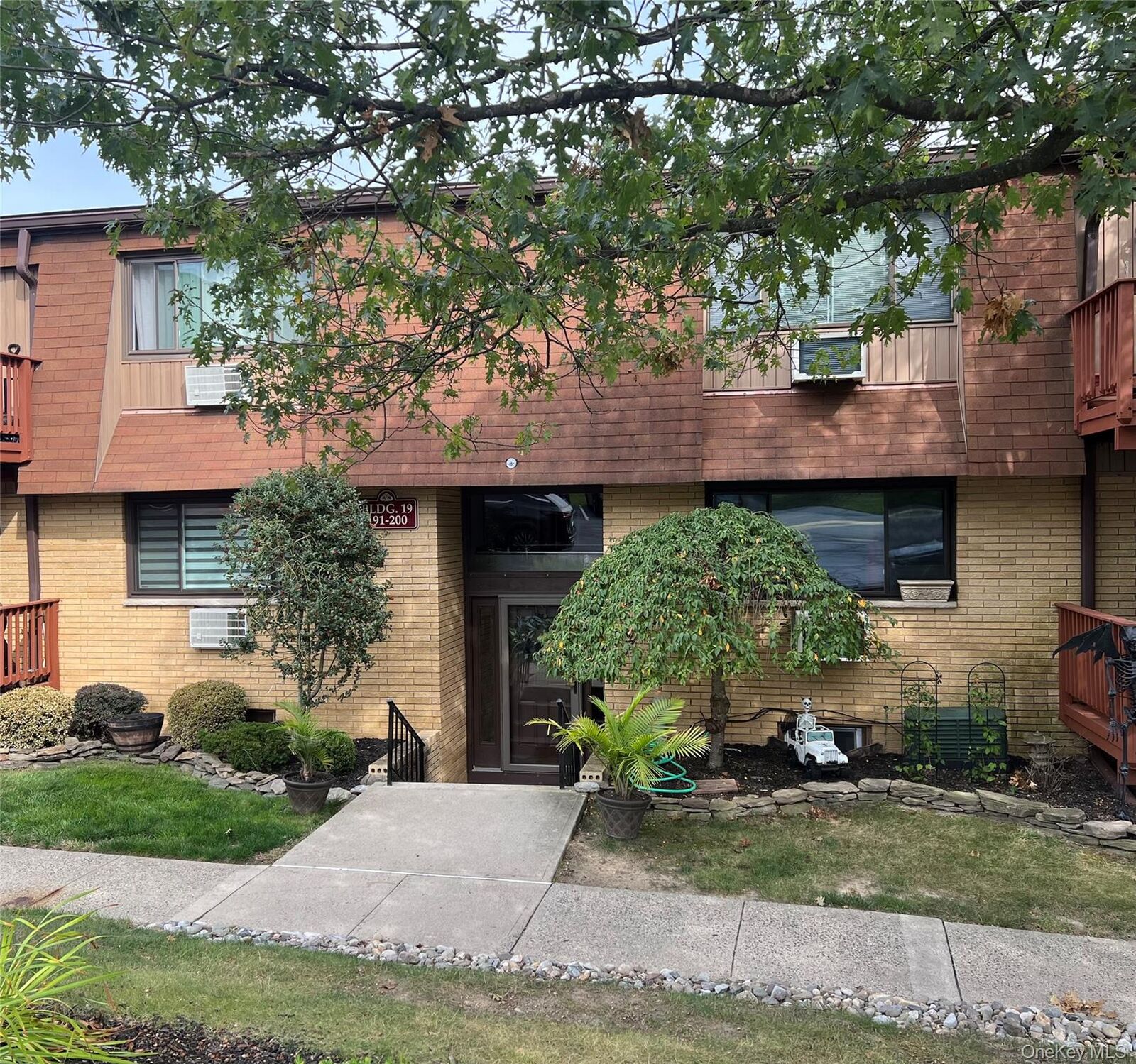 Property Photo:  197 Richard Court  NY 10970