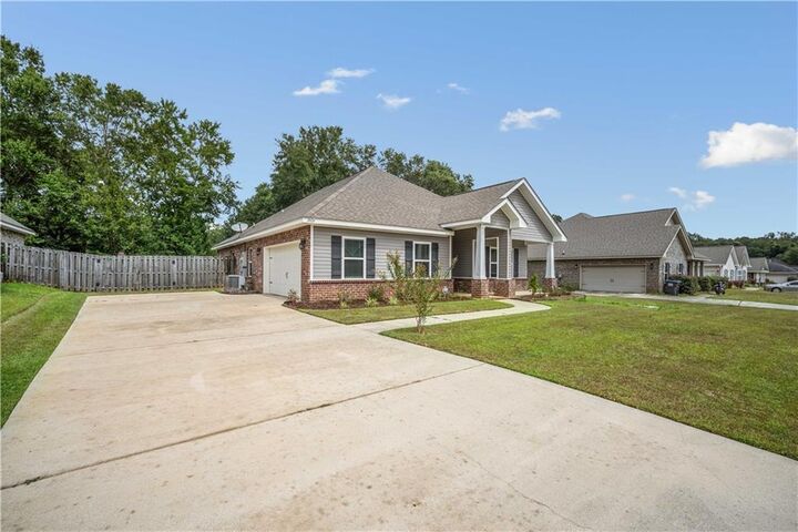 Property Photo:  11424 Oak Alley Drive S  AL 36541
