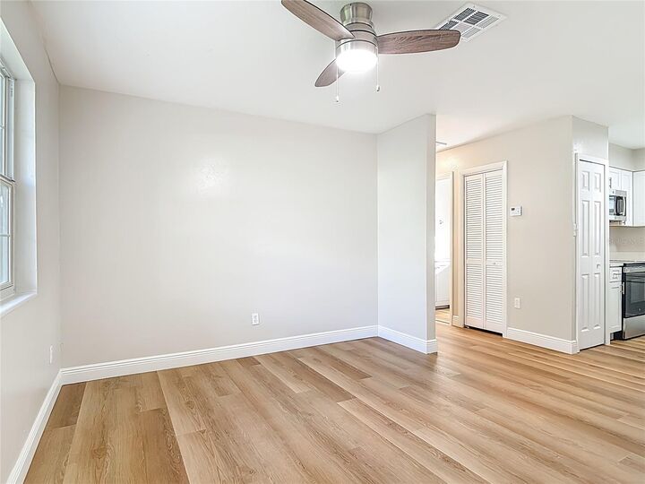 Property Photo:  530 S Carpenter Avenue  FL 32763 