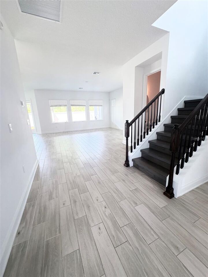 Property Photo: 13518 Rontgen Circle FL 32827