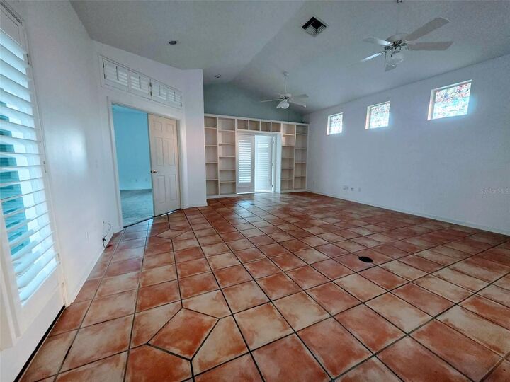 Property Photo:  1111 Eastern Way  FL 32804 