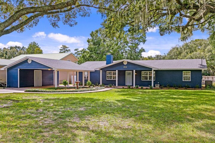 Property Photo: 19116 Forrest Drive FL 33556