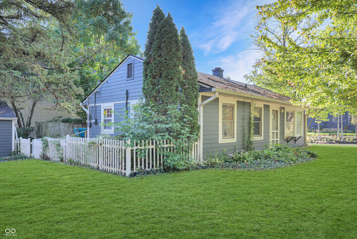 Property Photo:  750 W Hawthorne Street  IN 46077 