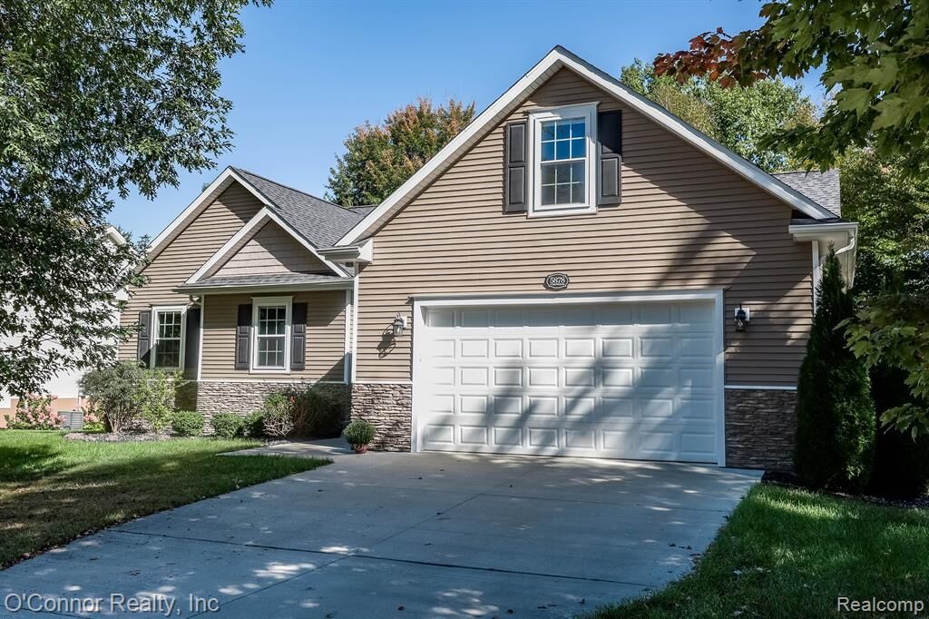 Property Photo:  5878 S Bob White Drive  MI 48074 4619 