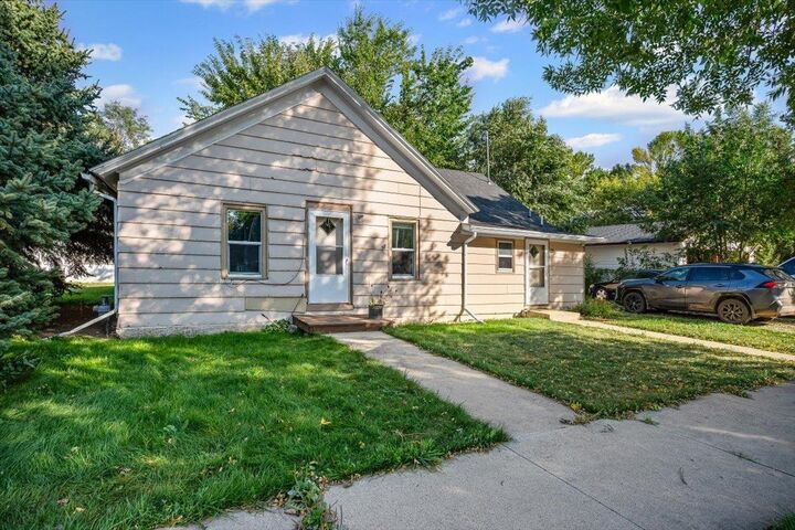 Property Photo: 403 4th Avenue SD 57717