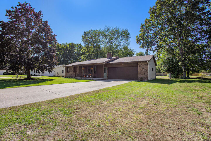 Property Photo: 888 S Kingwood Court MI 49424