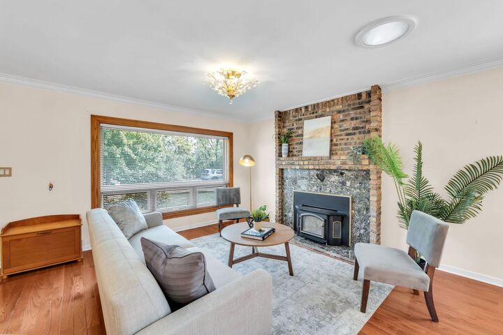 Property Photo:  6020 N Landers Avenue  IL 60646 