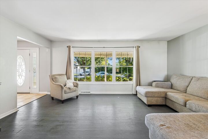 Property Photo:  9S080 Stratford Place  IL 60561