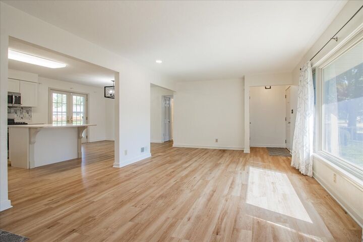 Property Photo:  1621 Mayfield Avenue  IL 60435 