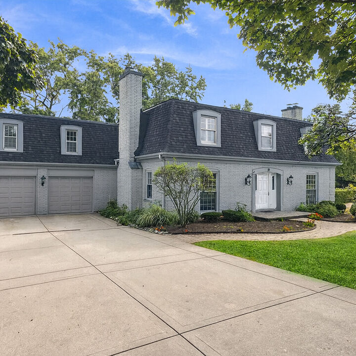 Property Photo:  18 Shelburne Drive  IL 60523 