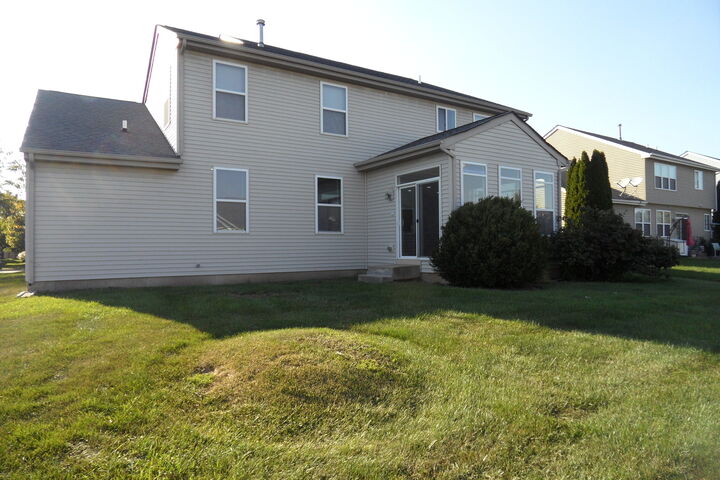Property Photo:  408 Winding Trail  IL 60135 