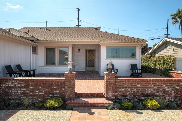 Property Photo:  206 Calle De Sirenas  CA 90277 