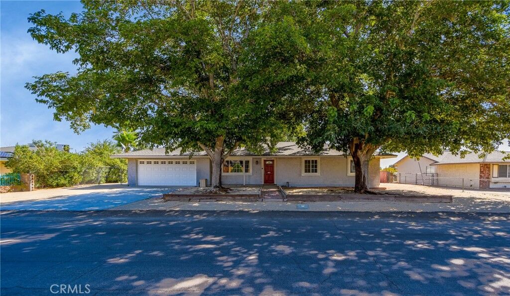 Property Photo: 39142 166th E CA 93591