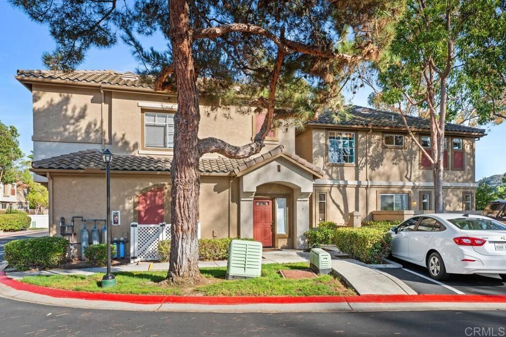 Property Photo:  12490 Heatherton Court 8  CA 92128 