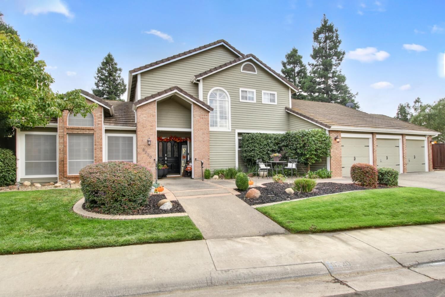 Property Photo:  9220 Cupertino Drive  CA 95624 
