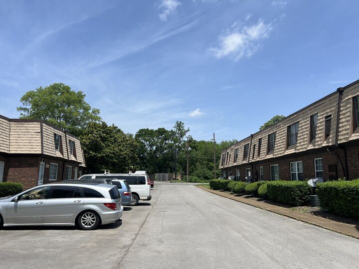 Property Photo:  441 Harding Pl B20  TN 37211