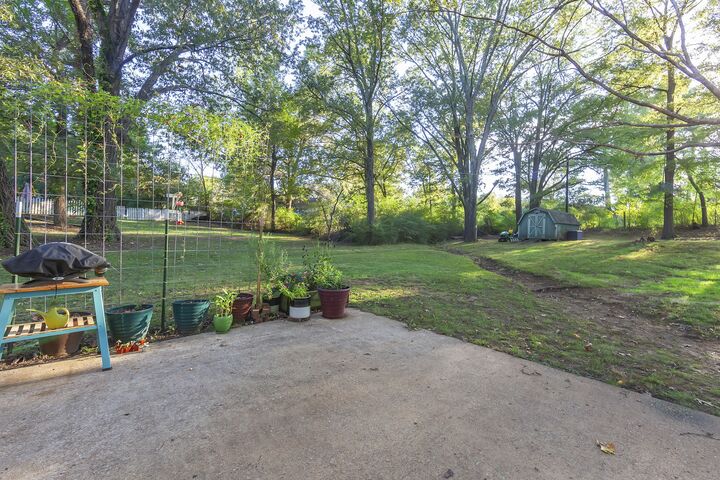 94 Candlewick Dr  Jackson TN 38305 photo