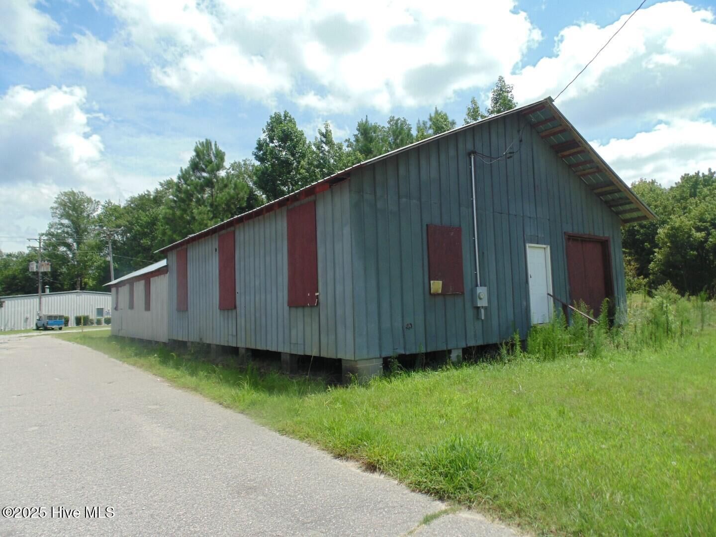 Property Photo:  901 S King Street  NC 27983 