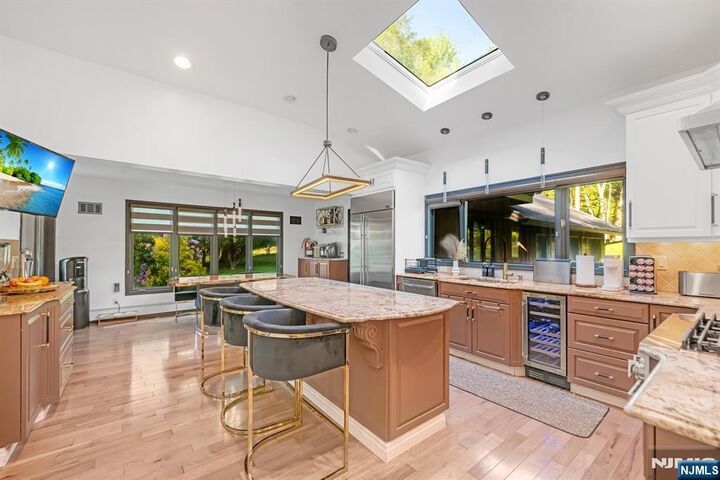 18 Lomas Lane  Montvale NJ 07645 photo