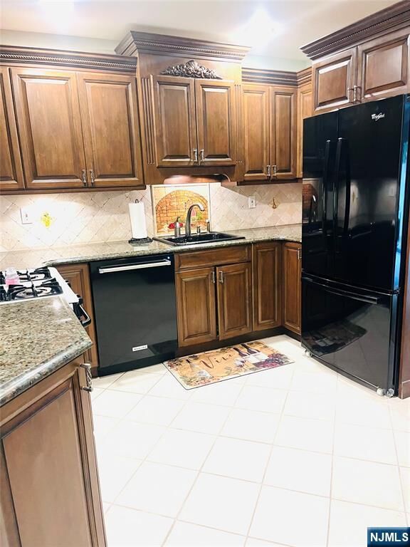 Property Photo:  59 Chelsea Court O59  NJ 07663 