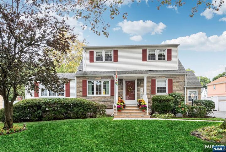 Property Photo:  195 Cumming Avenue  NJ 07607 