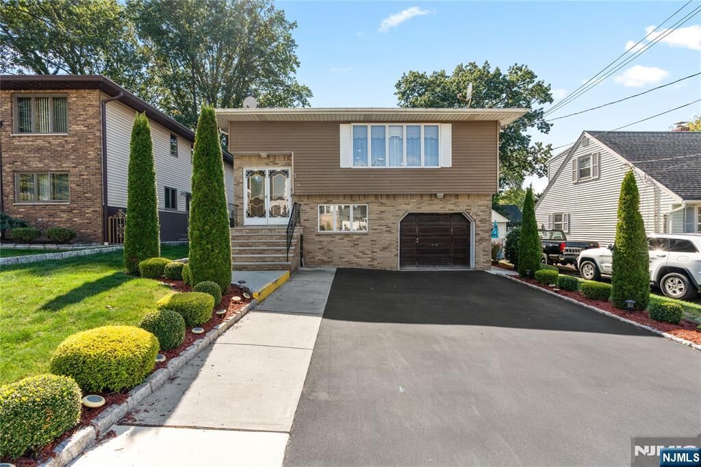 Property Photo:  38 Springfield Avenue  NJ 07604 