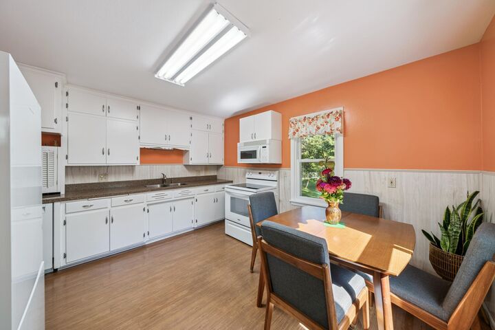 Property Photo:  1854 Barclay Street  MN 55109 