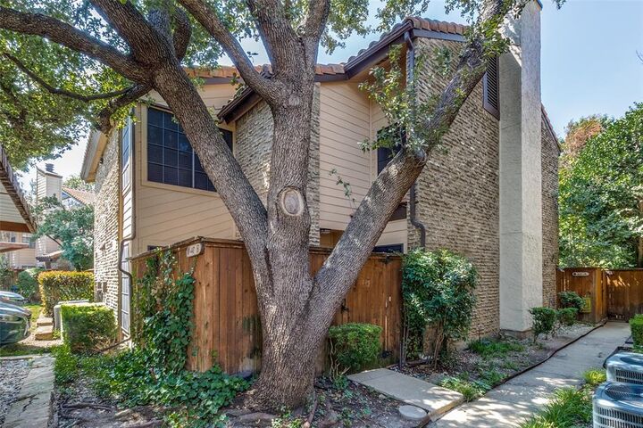 Property Photo:  5626 Preston Oaks Road 40B  TX 75254 