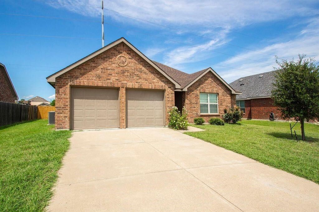 Property Photo: 142 Pinto Drive TX 75165