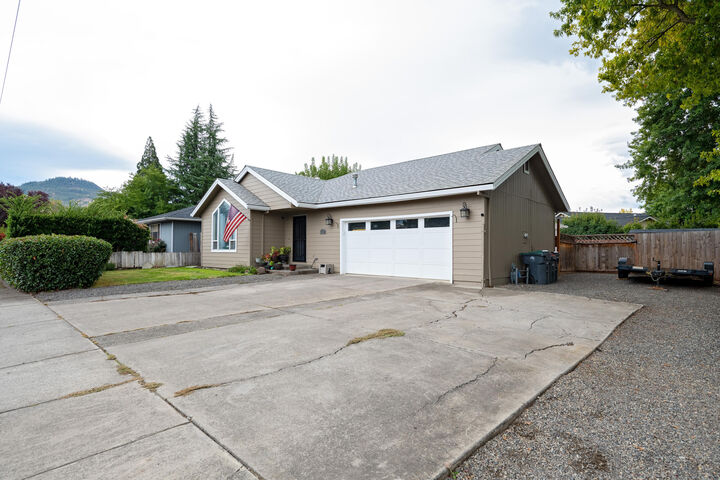 Property Photo:  2966 Delta Waters Road  OR 97504 