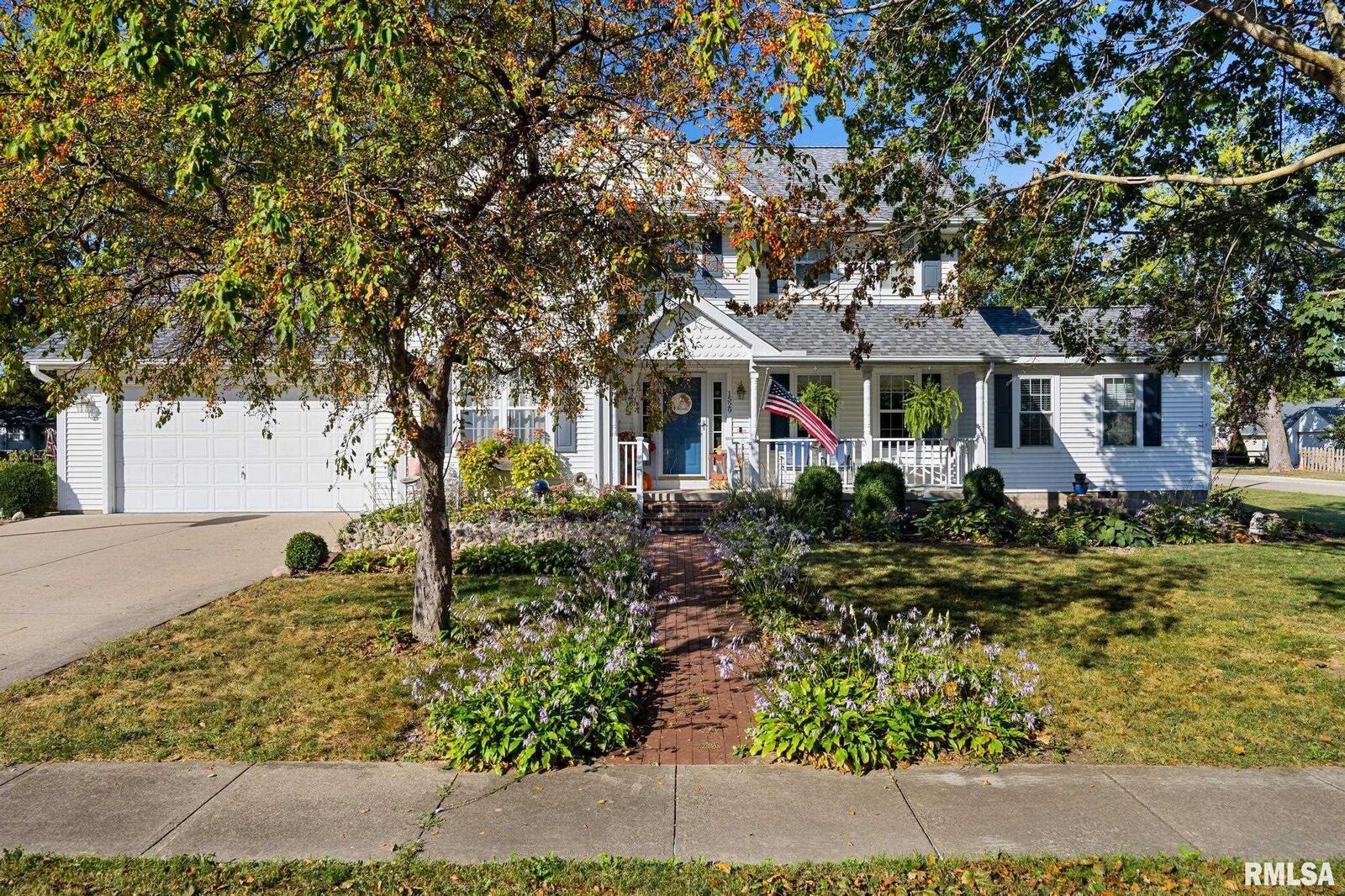 Property Photo:  1529 N Logan Street  IL 61523 