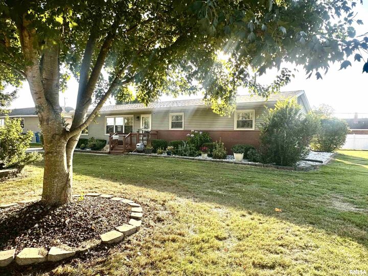 Property Photo:  634 Sara  IL 62801 