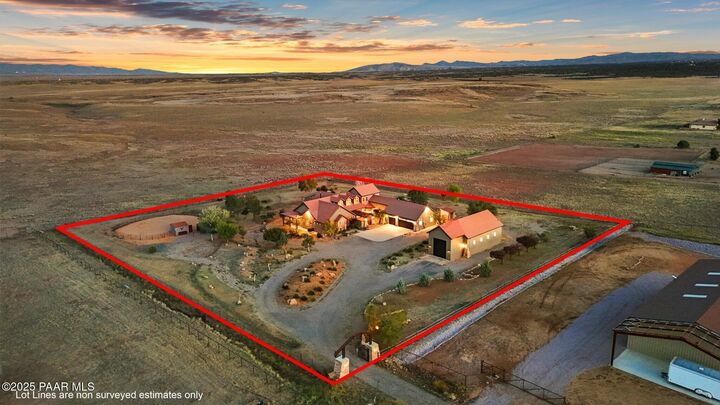 Property Photo: 3825 W Wig Wag Way AZ 86305