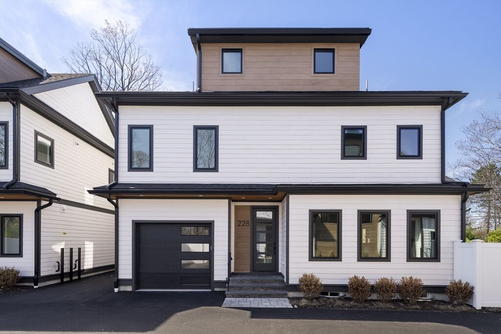 Property Photo:  228 Auburn St B  MA 02466 