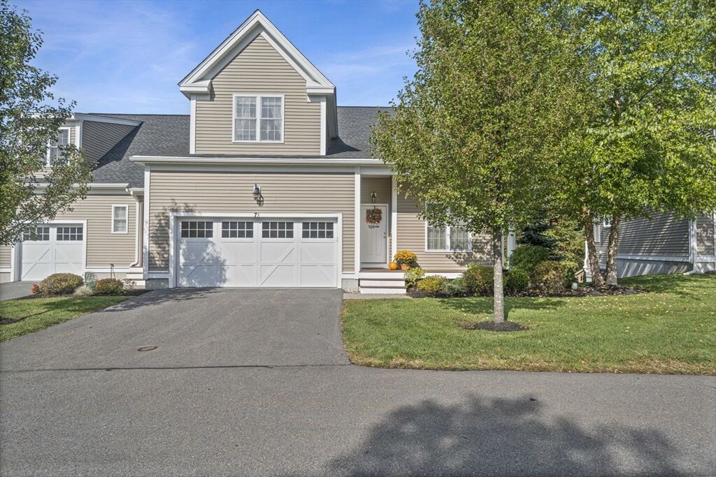Property Photo:  7 Lilac Cir B  MA 01450 