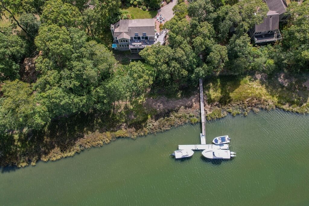 Property Photo:  11 Little Marsh Ln  MA 02653 