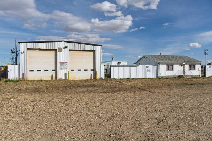 Property Photo: 5509 Broadway Street AB T4M 0L4