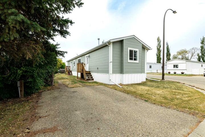 Property Photo: 4922 Womacks 65 AB T0M 0J0