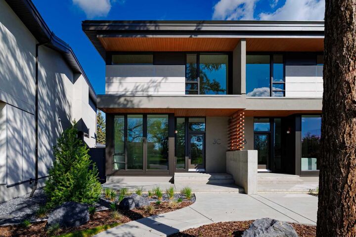 3C Willow Crescent SW  Calgary AB T3C 3B8 photo