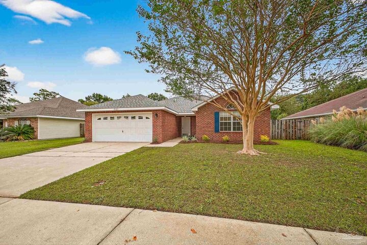 2323 Tall Oak Dr  Cantonment FL 32533 photo