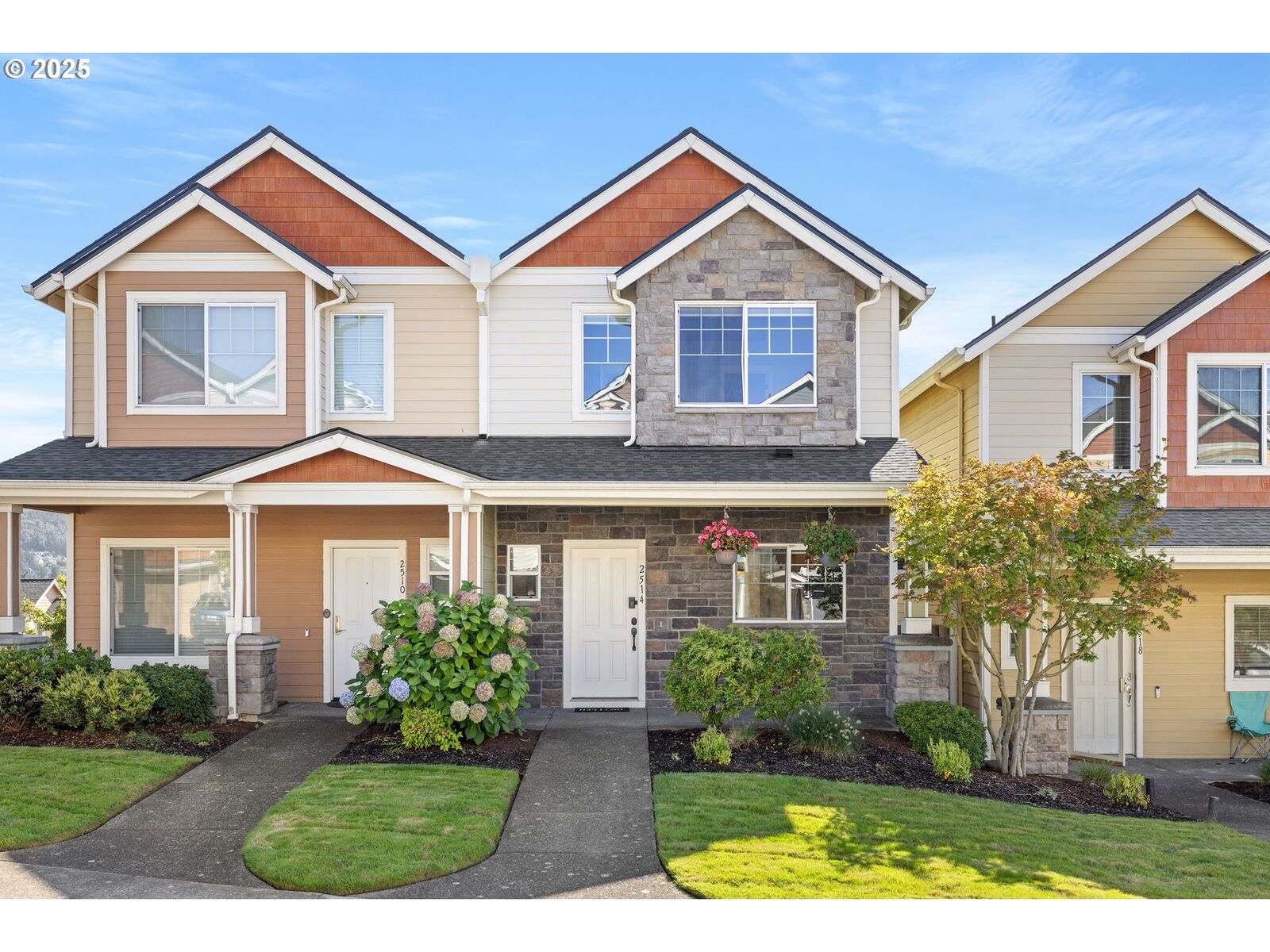 Property Photo:  2514 NW 3rd Ter  OR 97030 